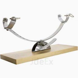 Jamonero inox con balancin pletina 40x6 base madera "Flores Cortés"
