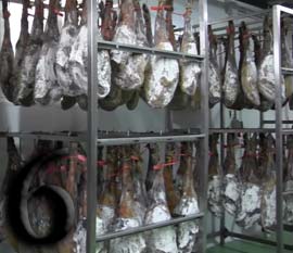 Curaci&oacute;n jamones ib&eacute;ricos